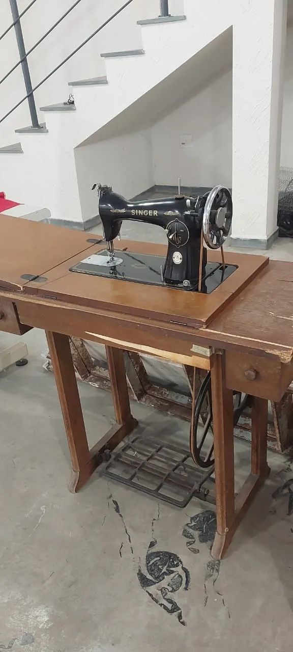 ANTIGUIDADE MÁQUINA SINGER DE COSTURA - Foto 2