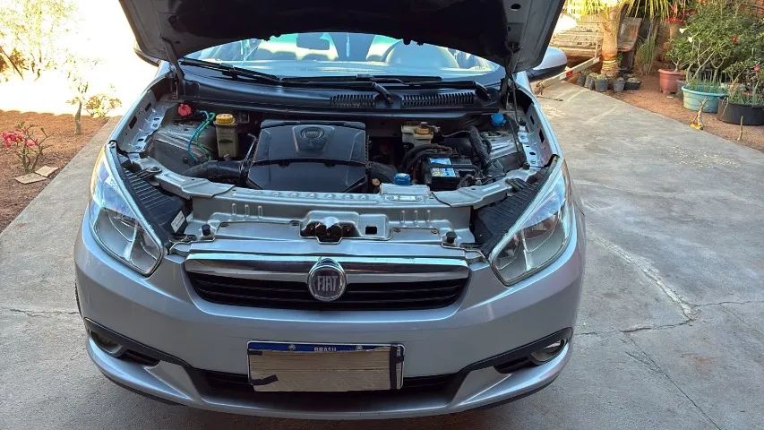 Fiat Grand Siena Essence 1.6 Flex 16V 2013 - Foto 3