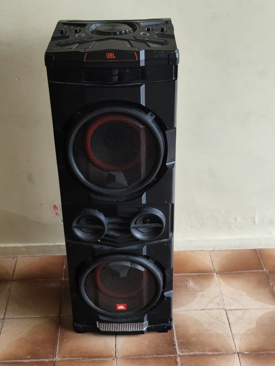 Caixa de Som JBL Partybox 310 - Equipamentos e Acessórios de Som