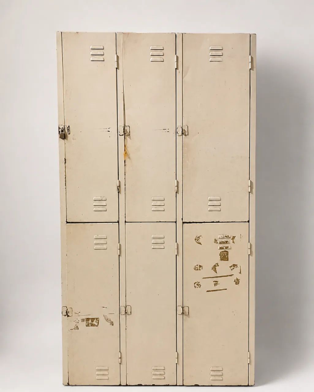 Locker metálico com seis compartimentos individuais