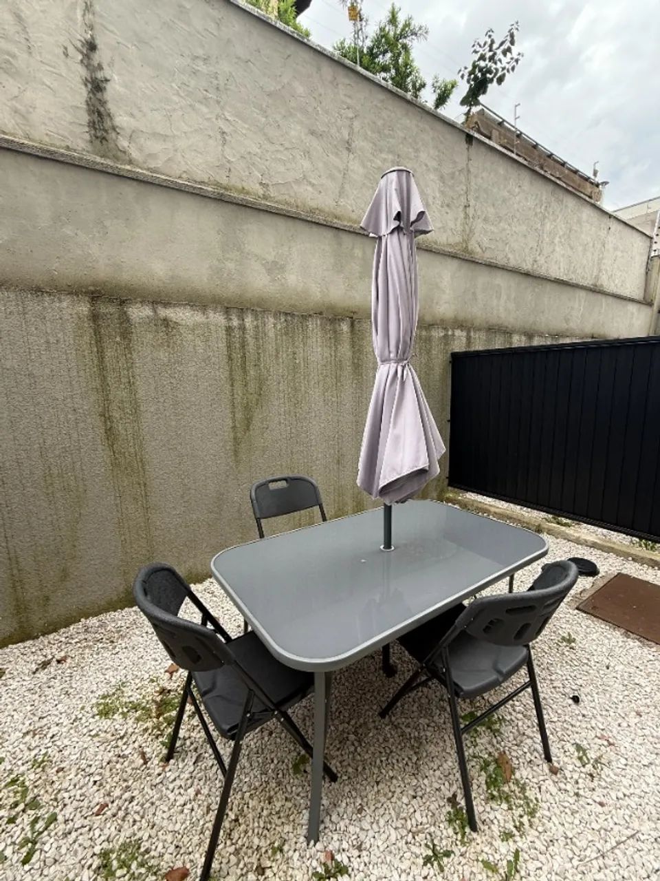 Mesa de jardim / espaço externo com cadeiras