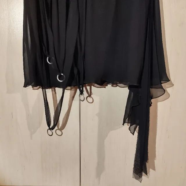 Saia preta assimétrica com argolas ELAE - Foto 3