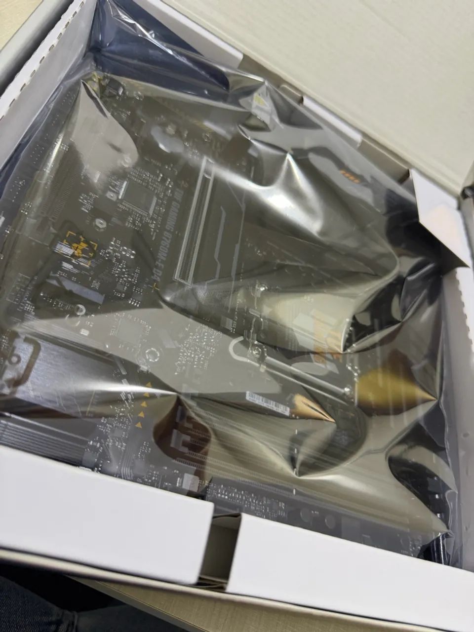 Placa mãe TUF Gaming B760M-E D4 RGB - Foto 2