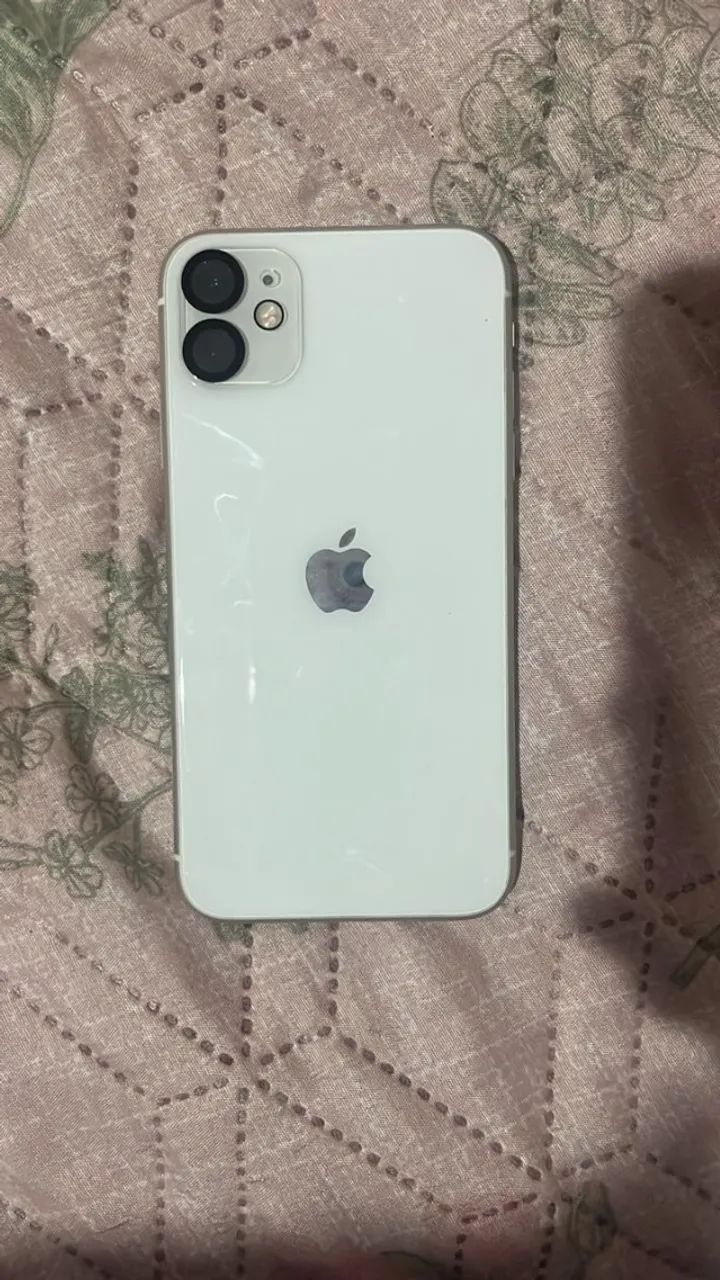  iPhone 11 64GB Branco