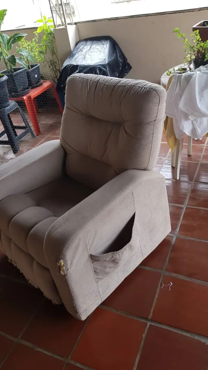 Poltrona Reclinável precisando de reforma