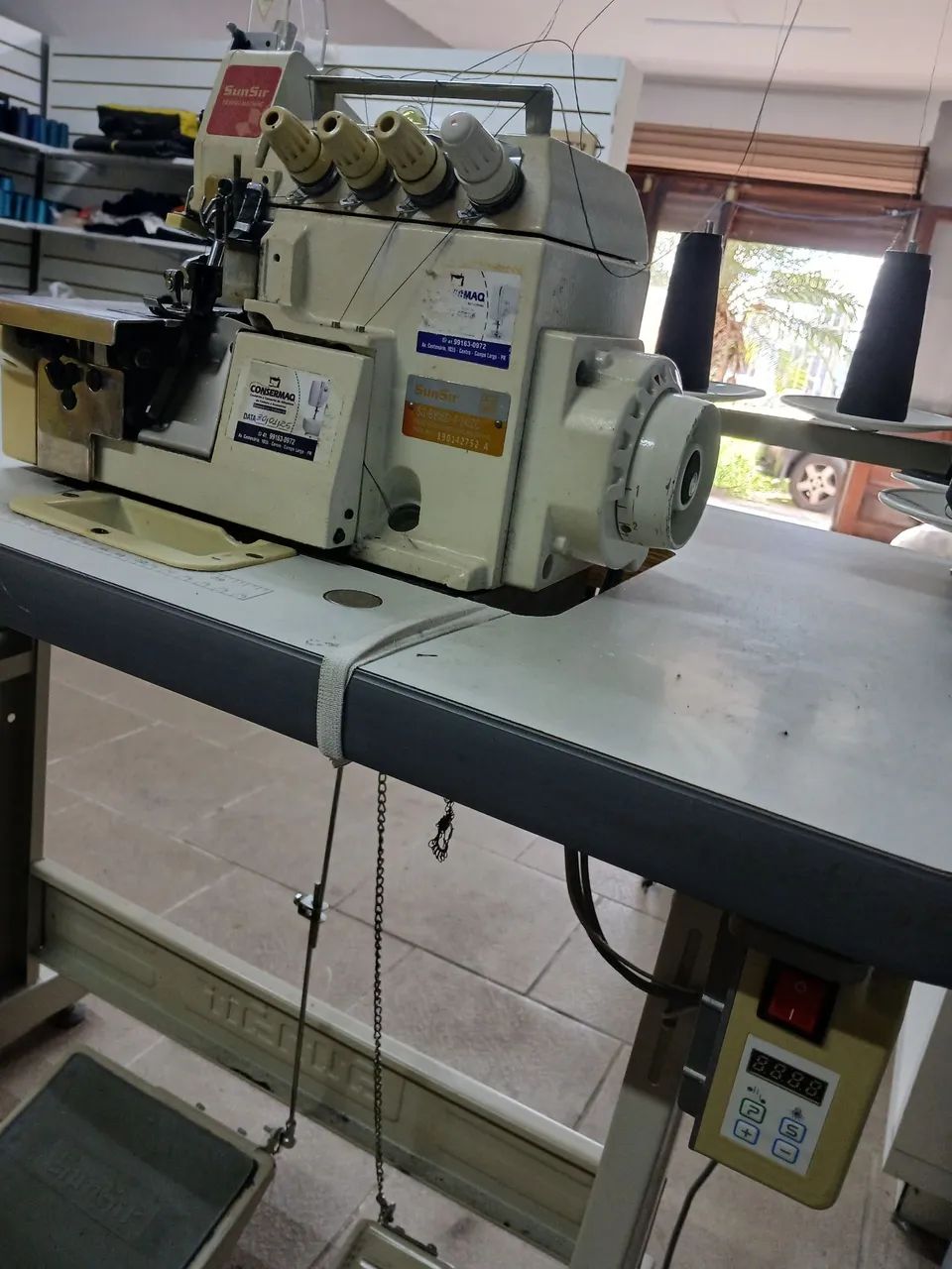 Vendo Overlock Eletrônica Ponto Cadeia - Foto 2
