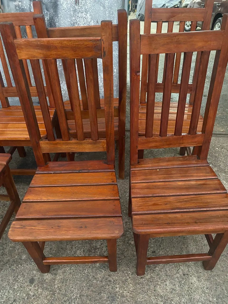Mesa c/4 cadeiras madeira maciça 