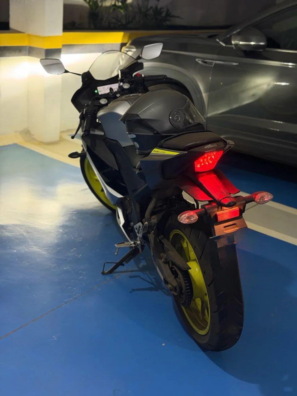 Yamaha R15 2024 - Foto 5