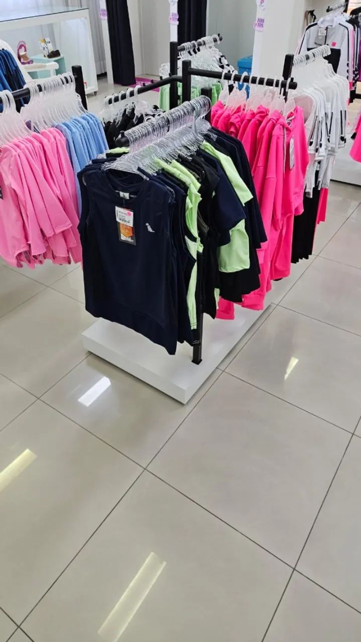Expositor para centro de lojas de roupas - construído com MDF e Metal - Foto 2