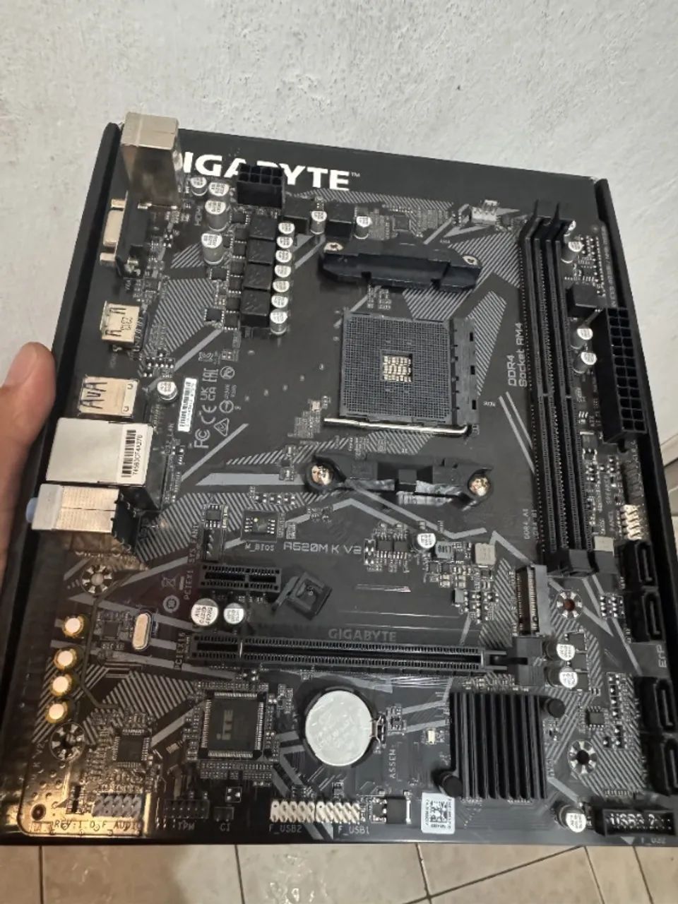 Placa Mãe Gigabyte A520M K V2, Usada