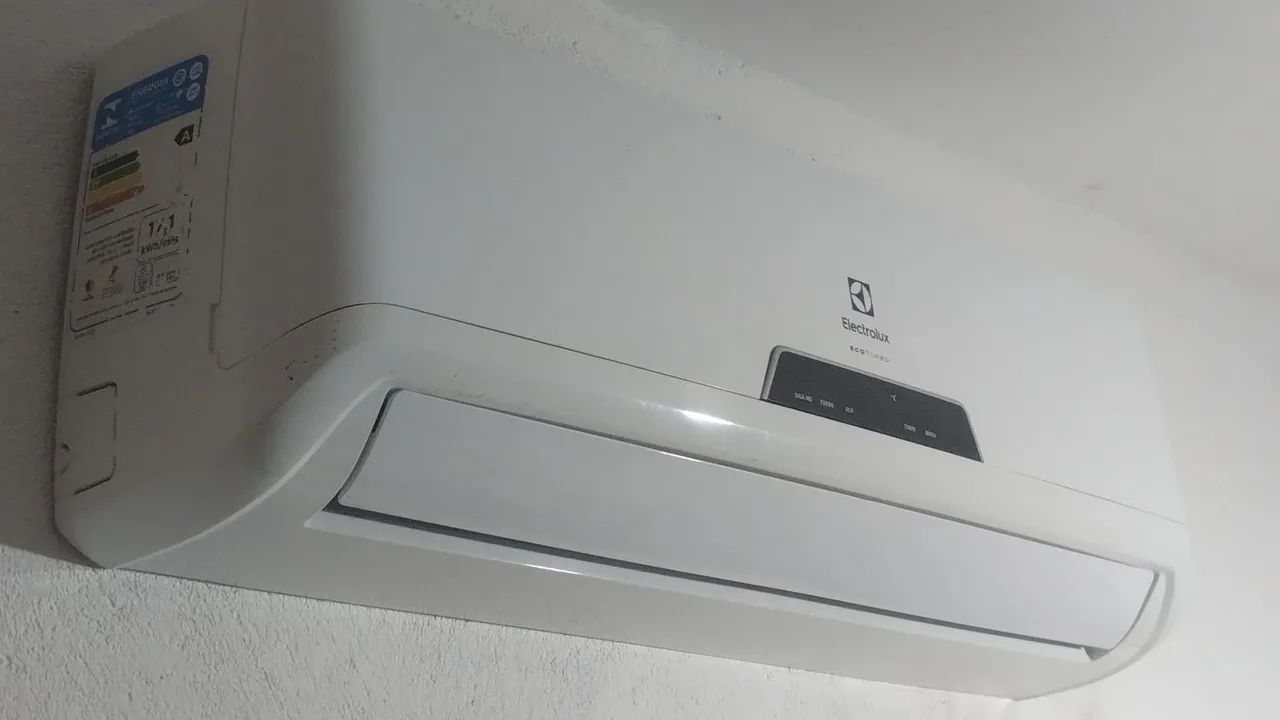 ar condicionado  9 mil BTUs 