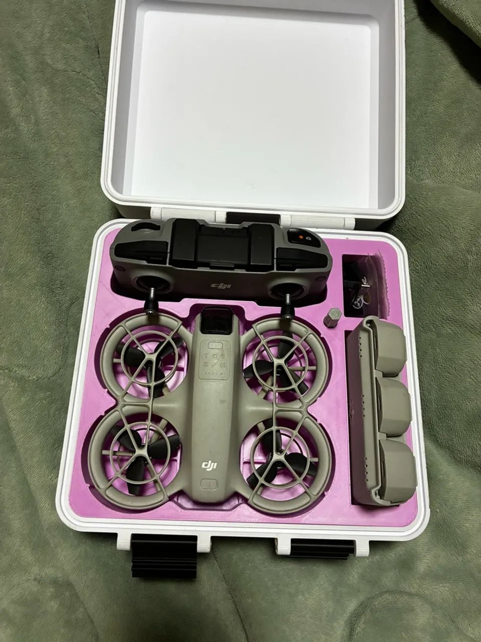 DJI neo