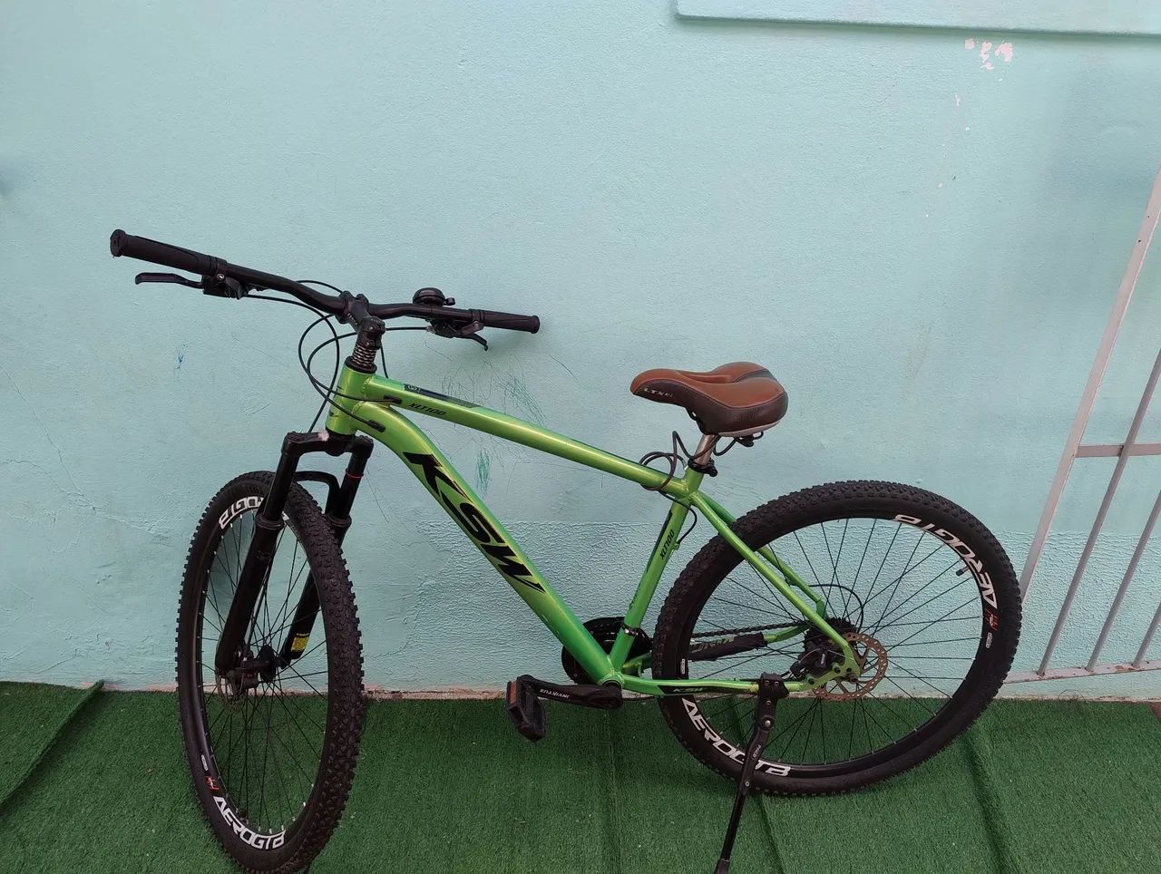 Bicicleta aro 29 semi nova muito pouco usada. - Foto 3