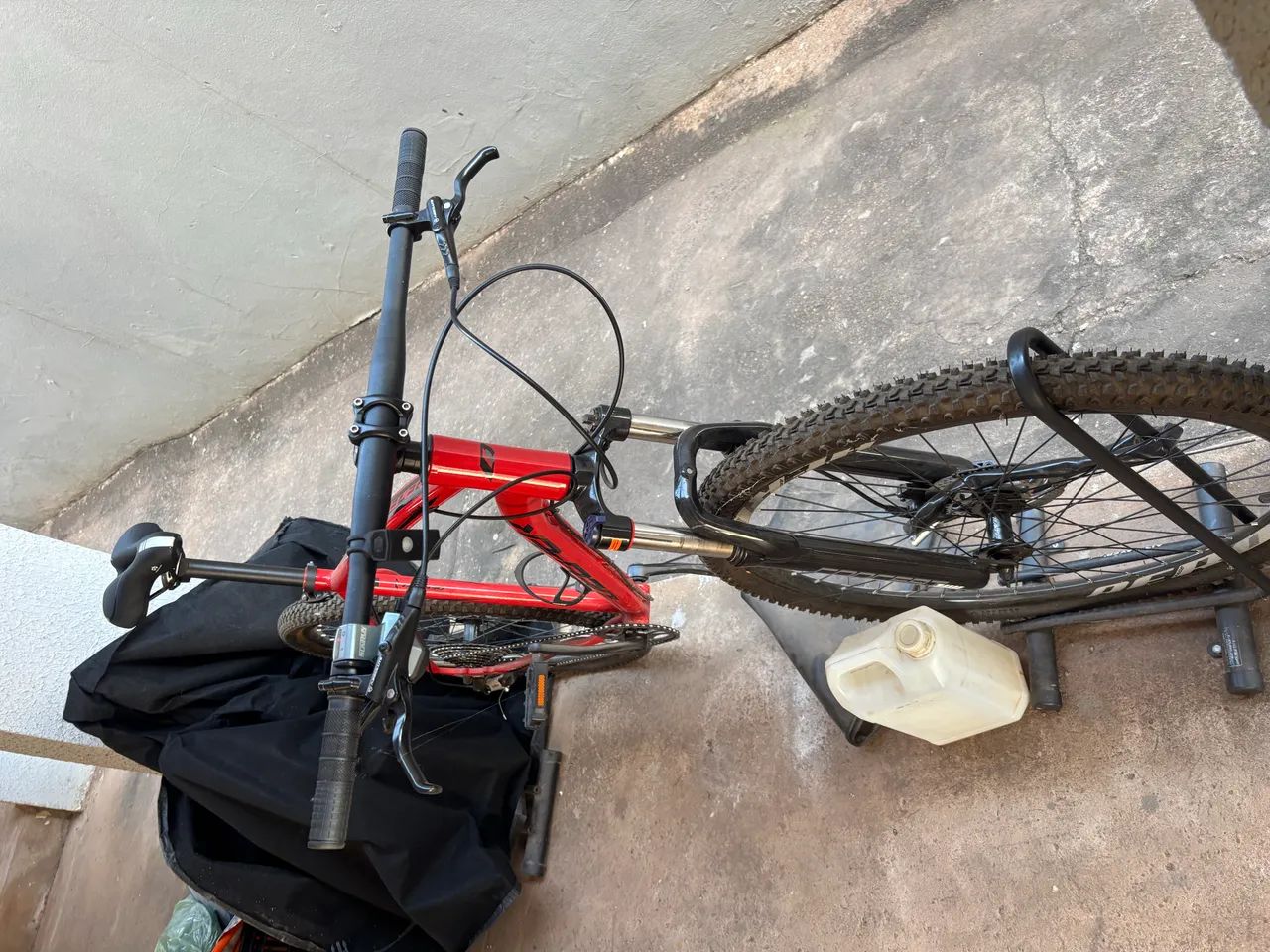 Vendo Bicicleta aro 29 super nova - Foto 5