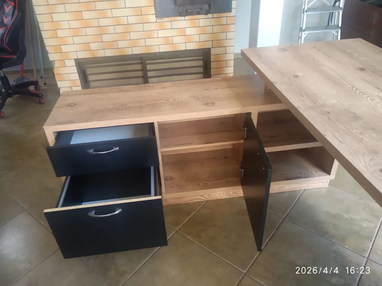Escrivaninha modular em L com mesa de centro - Foto 3