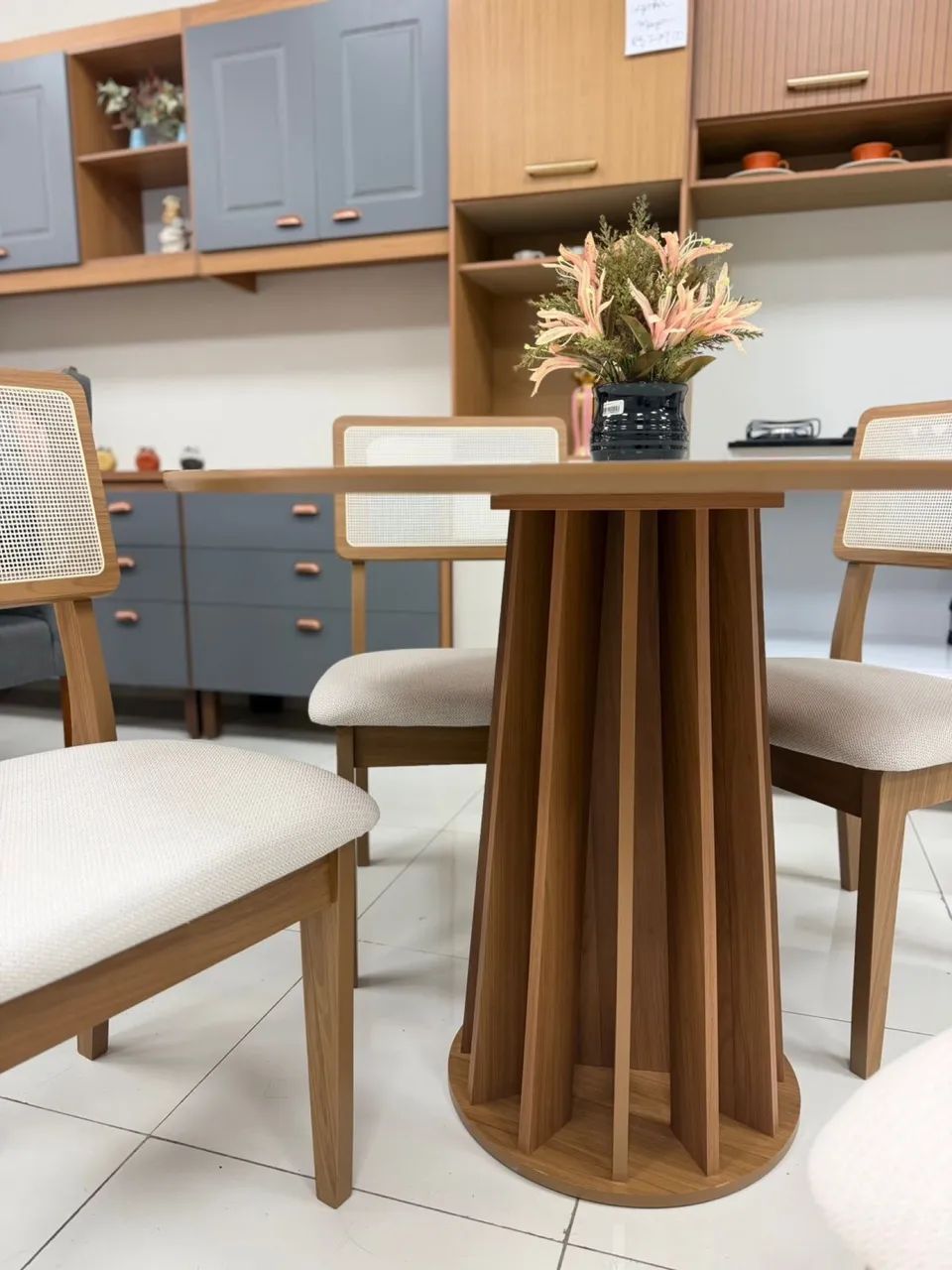 Mesa de Jantar Dalla Costa com 04 Cadeiras - Entrega Imediata - Foto 5