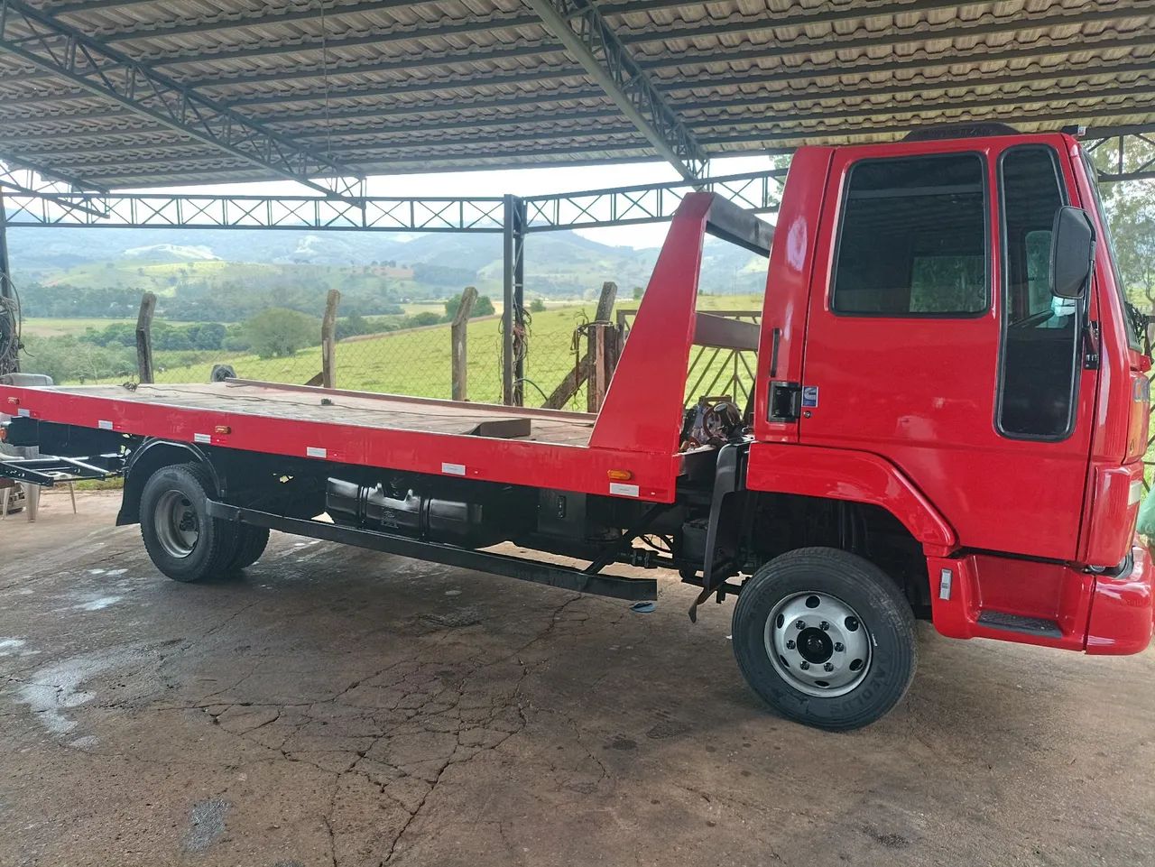 Caminhão Ford Cargo 815e