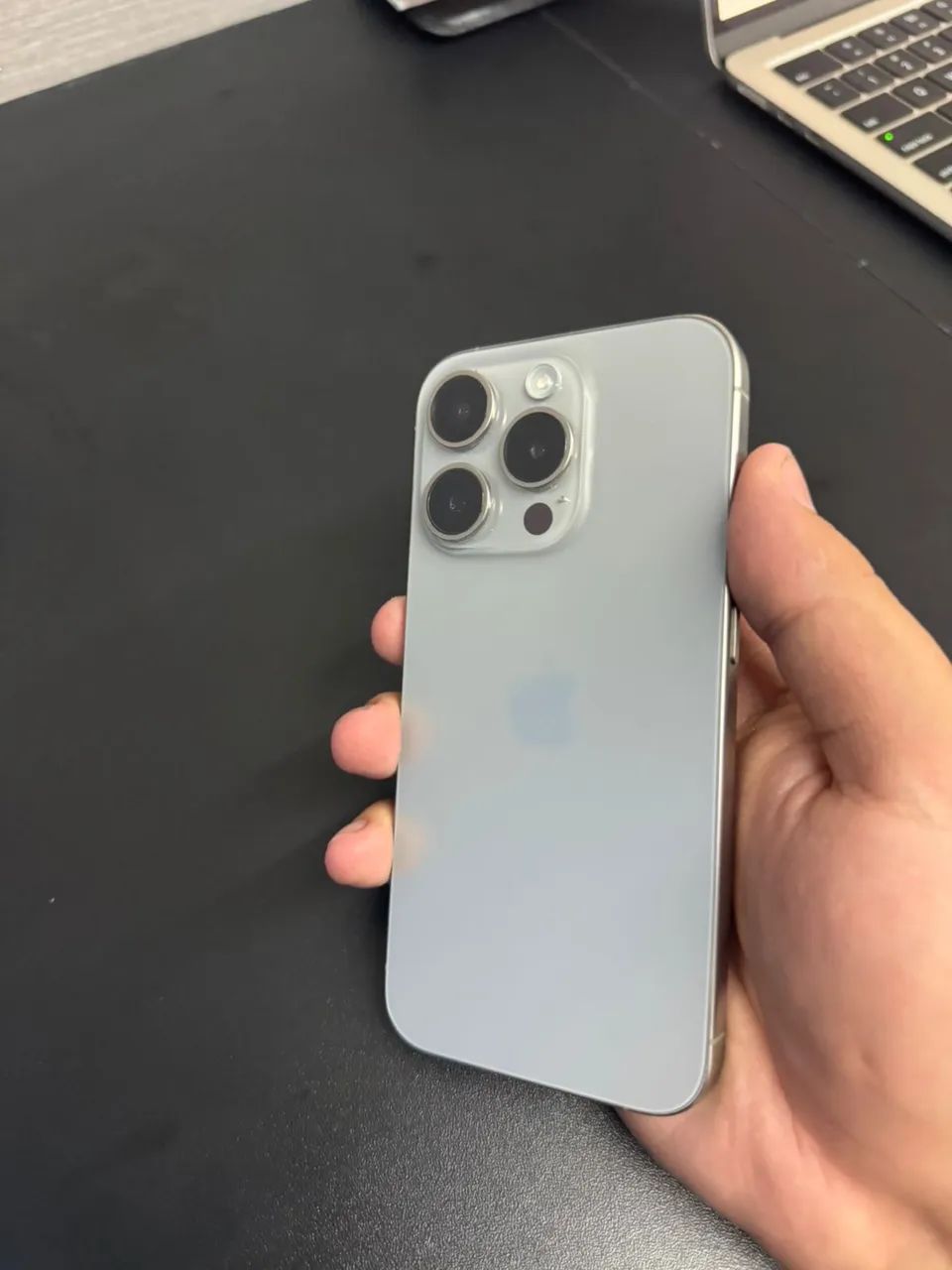 IPHONE 15 pro  - Foto 4