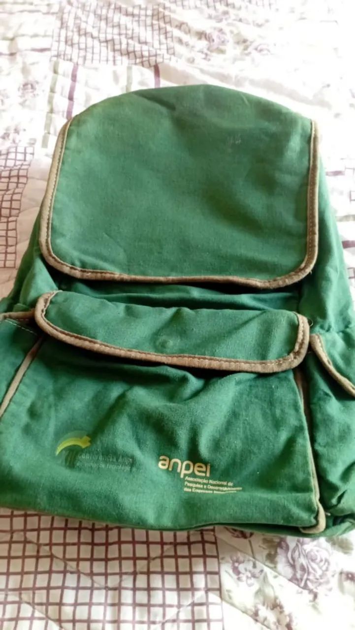 Mochilas diversas cores