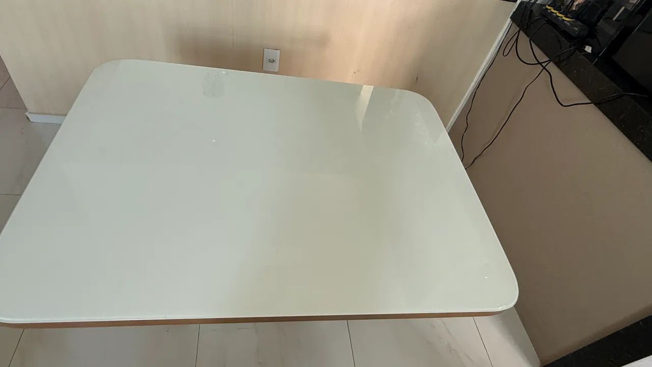 Mesa de jantar para 4 lugares com tampo de vidro [SEM CADEIRAS] - Foto 2