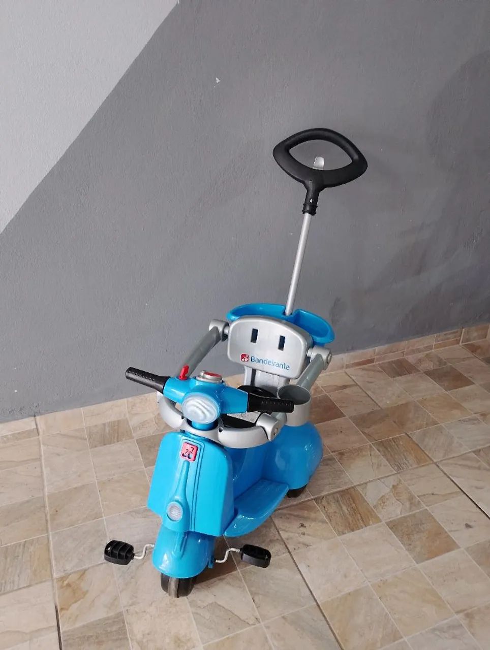 Triciclo motoca lambreta Banderetta passeio pedal baú azul