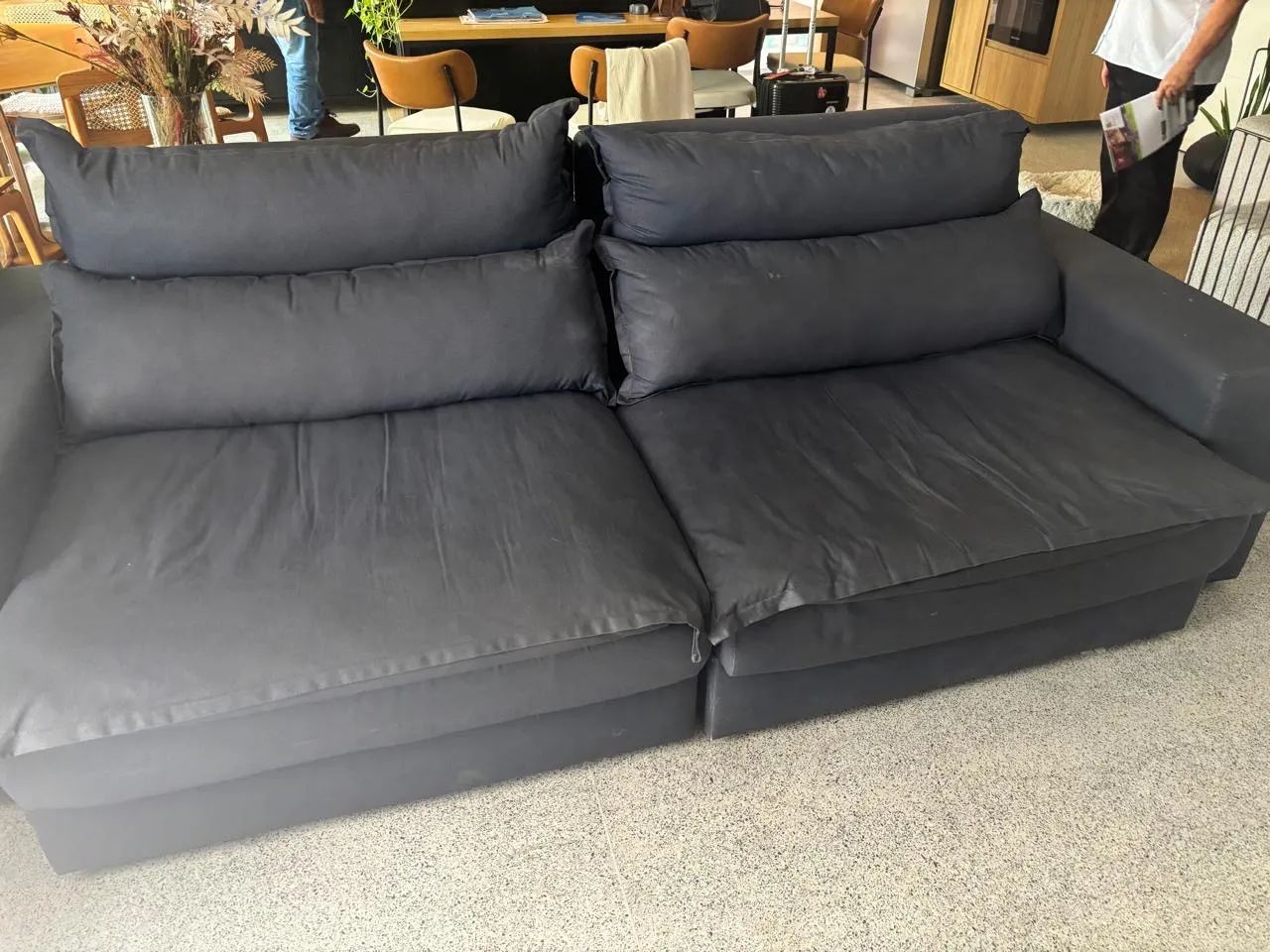 Vendo Sofá Azul Extremamente confortável  - Foto 4