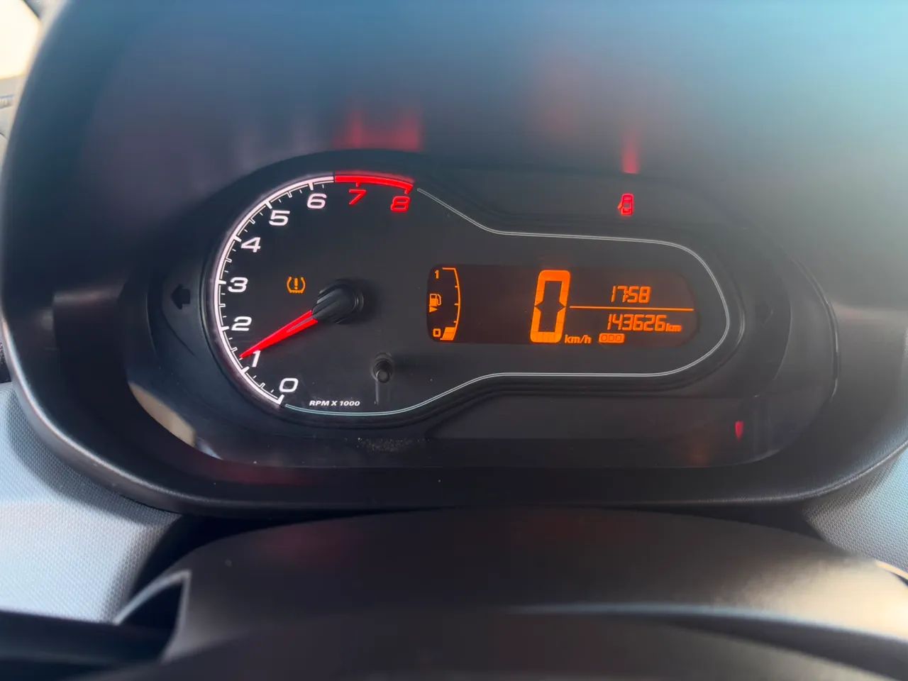 Chevrolet Onix JOY Hatch 1.0 8V Flex Mec. 4P 2018 - Foto 3