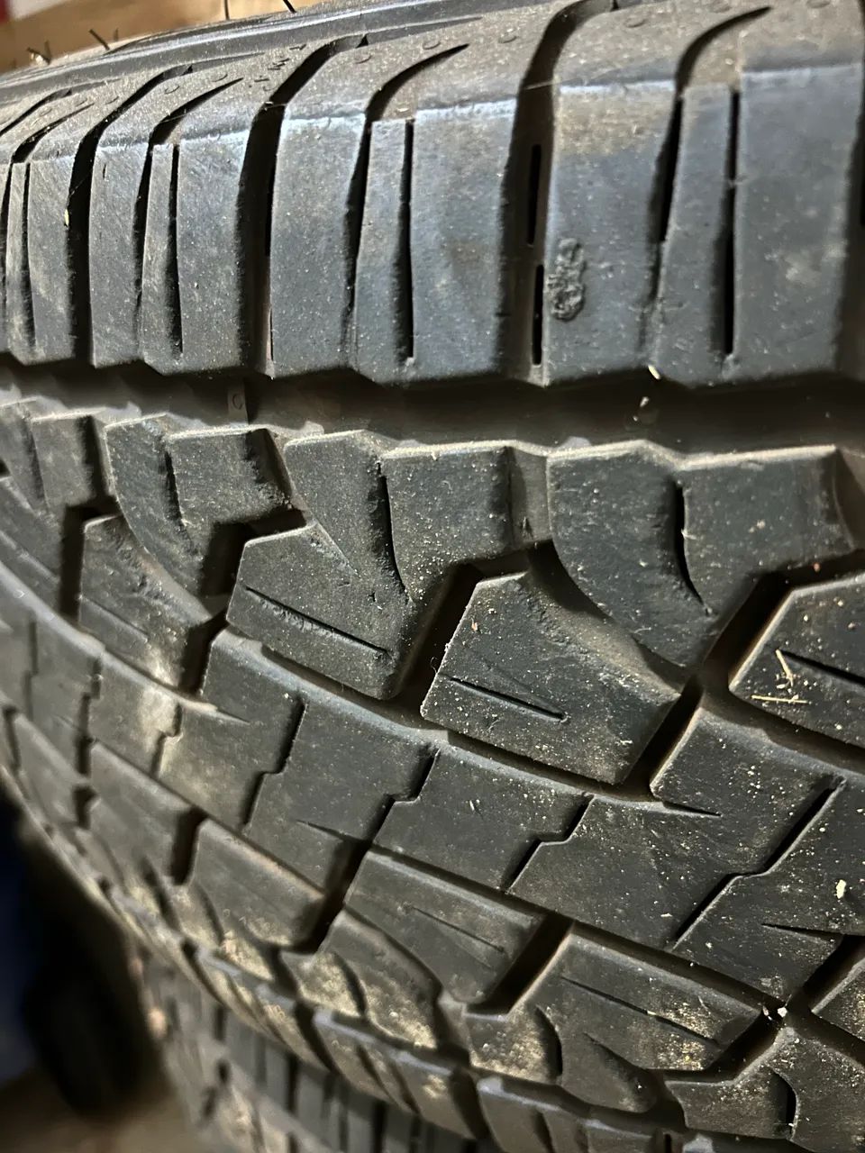 pneus PIRELLI novos para camionete aro 17 - Foto 6