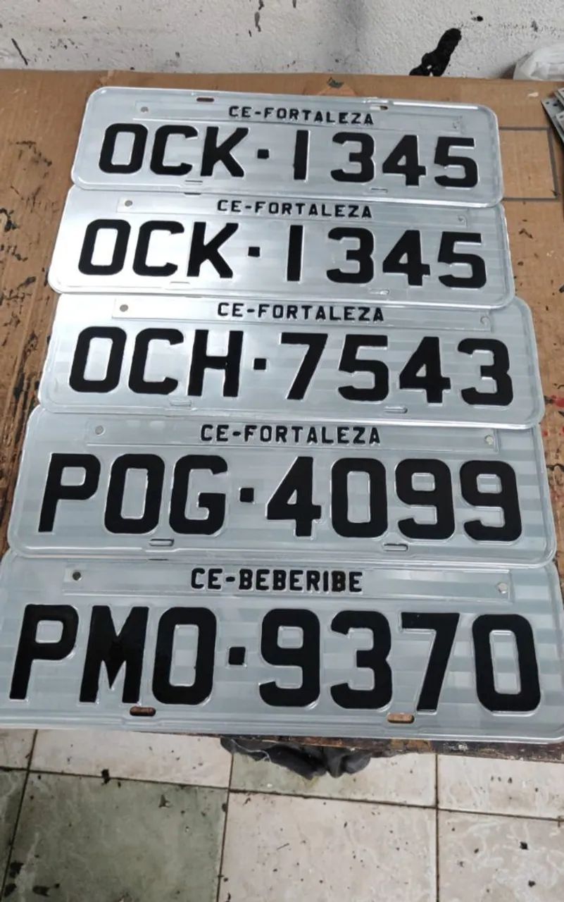 Trabalhamos com placa Mercosul é luminosa 