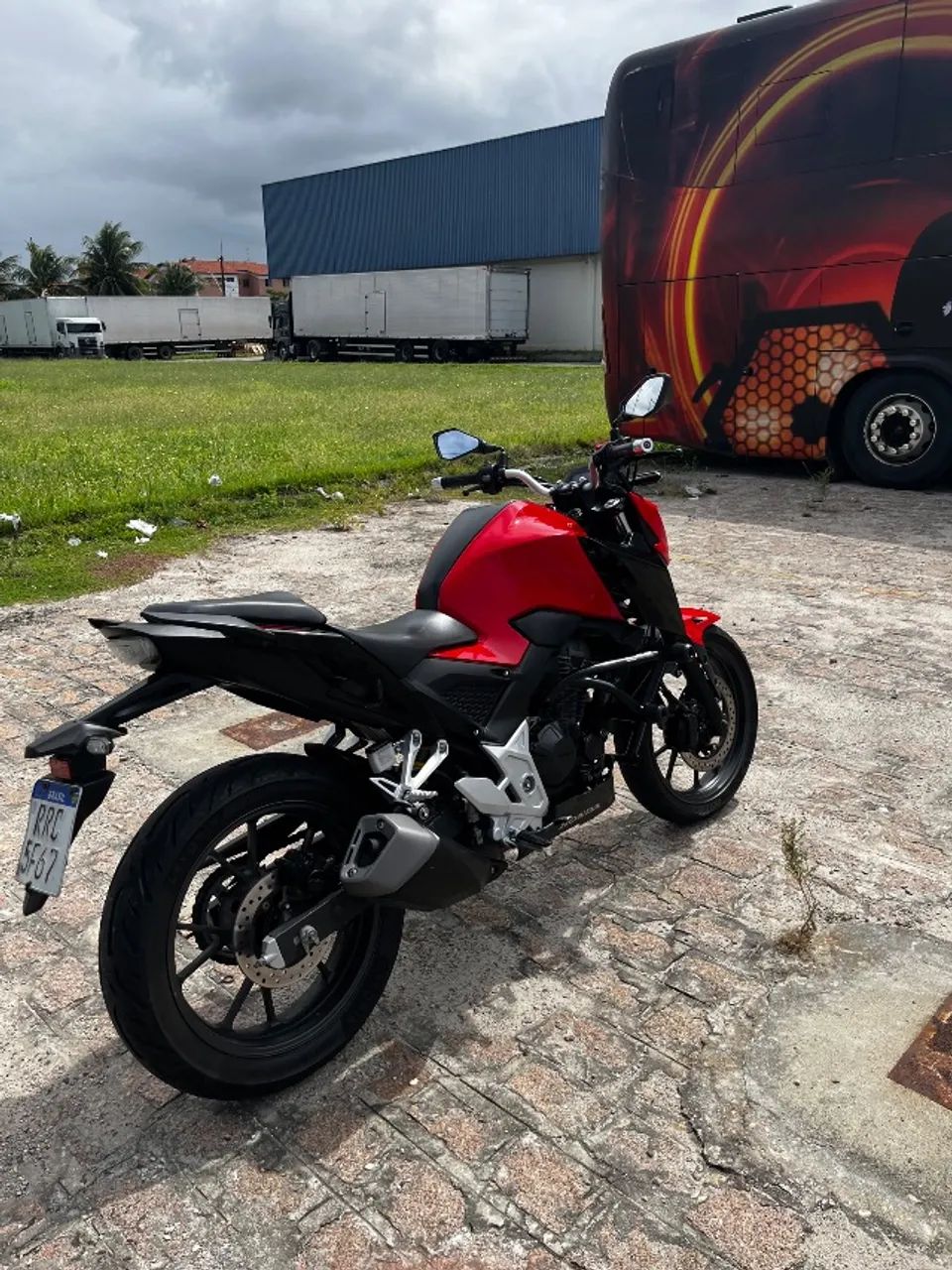 CB Twister 300f - Foto 2