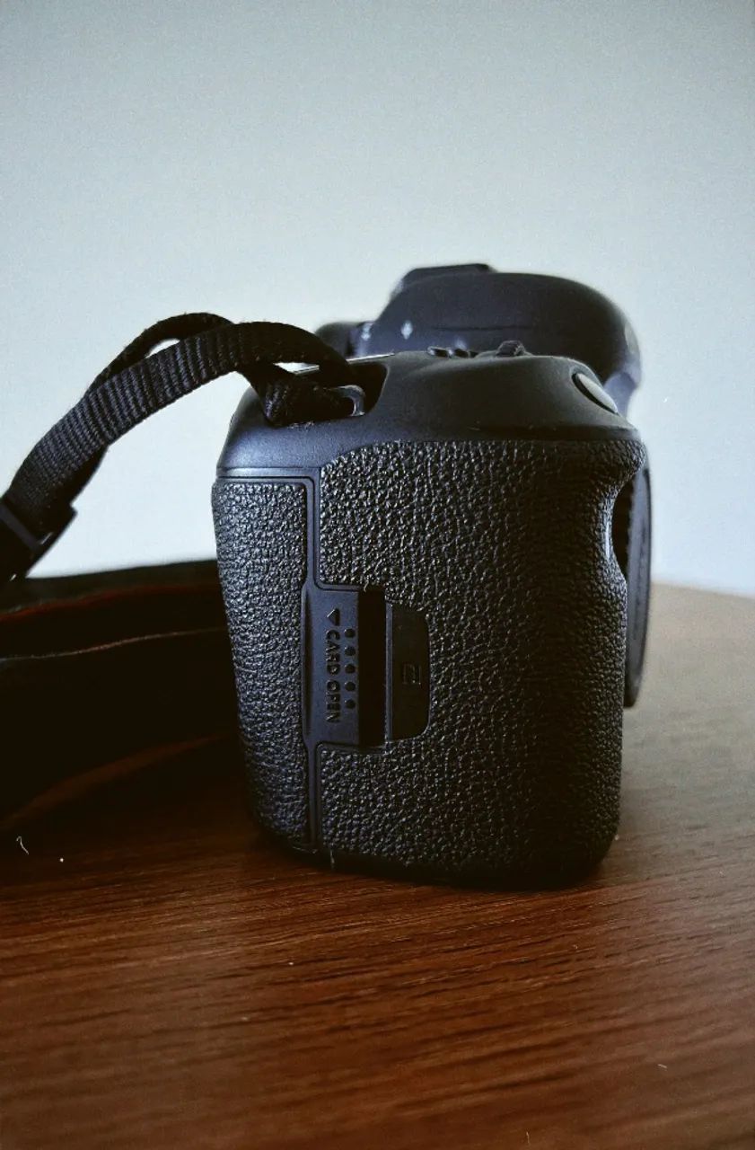 Camera Canon 5D Mark IV - Foto 4
