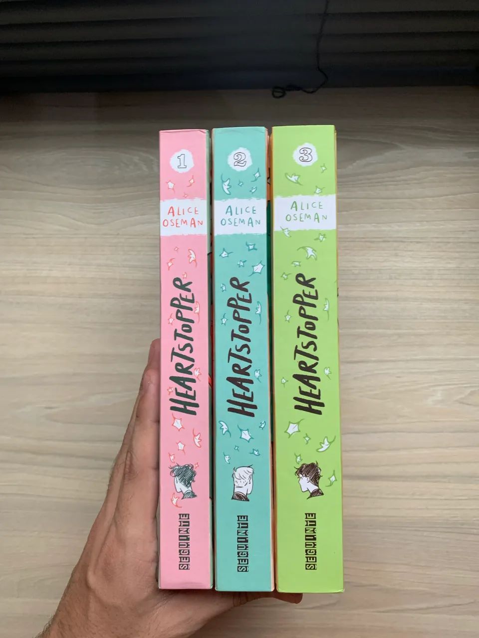livros heartstopper - Foto 2