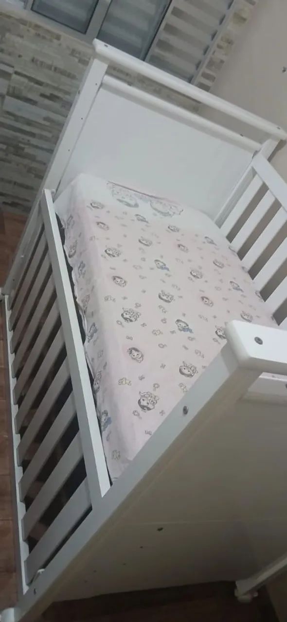 Berço vira cama 