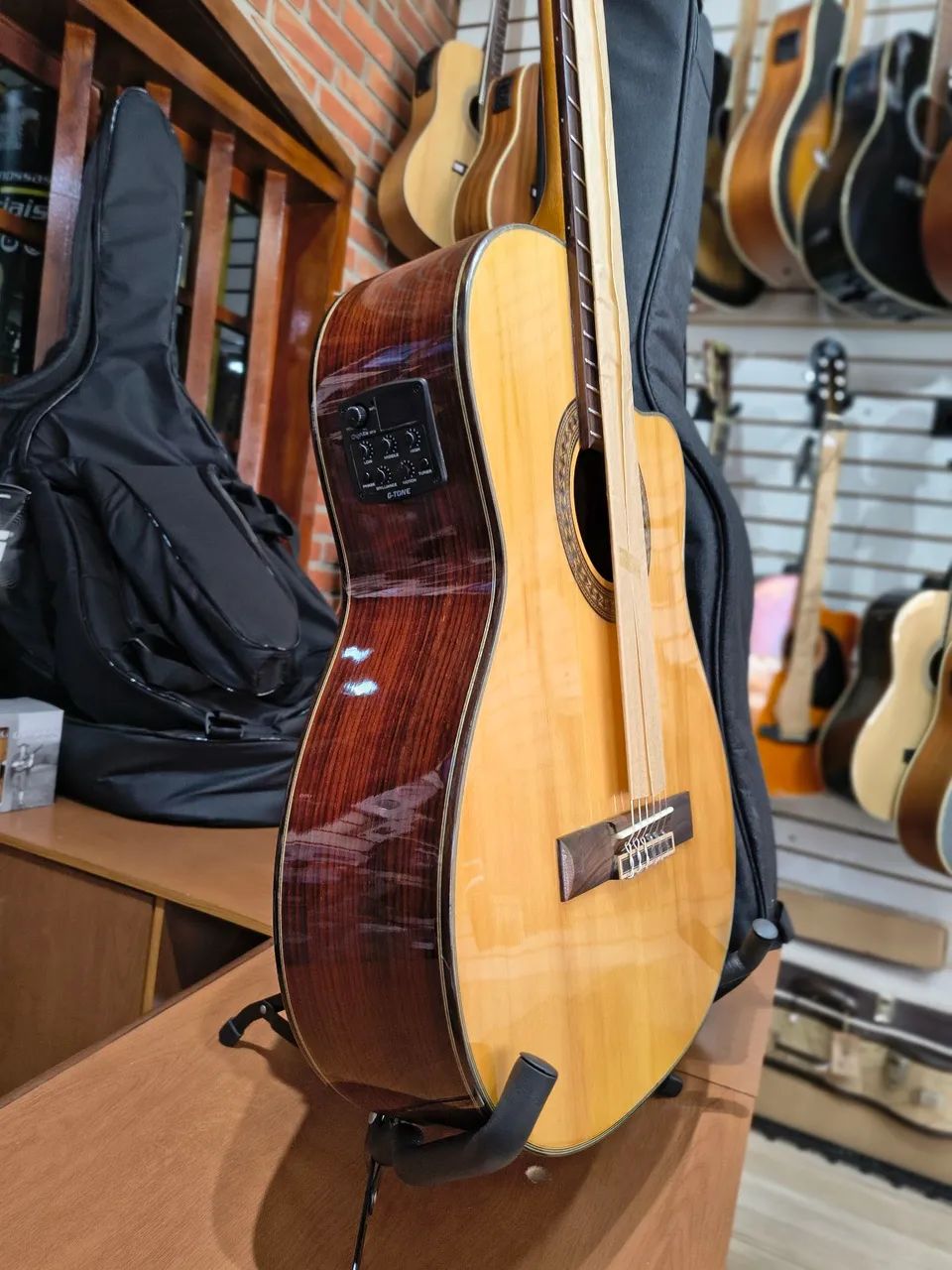 Violão Primevo Cedro maciço Cutway Eletroacústico com bag - Foto 3