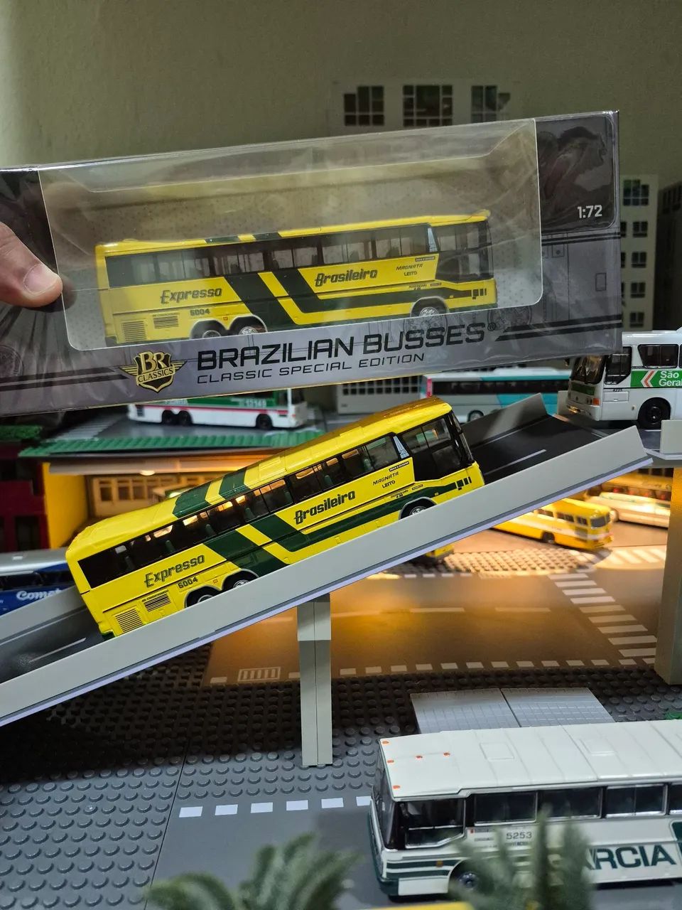 MINIATURA DE ÔNIBUS DIPLOMATA 380 EXPRESSO BRASILEIRO  - Foto 3