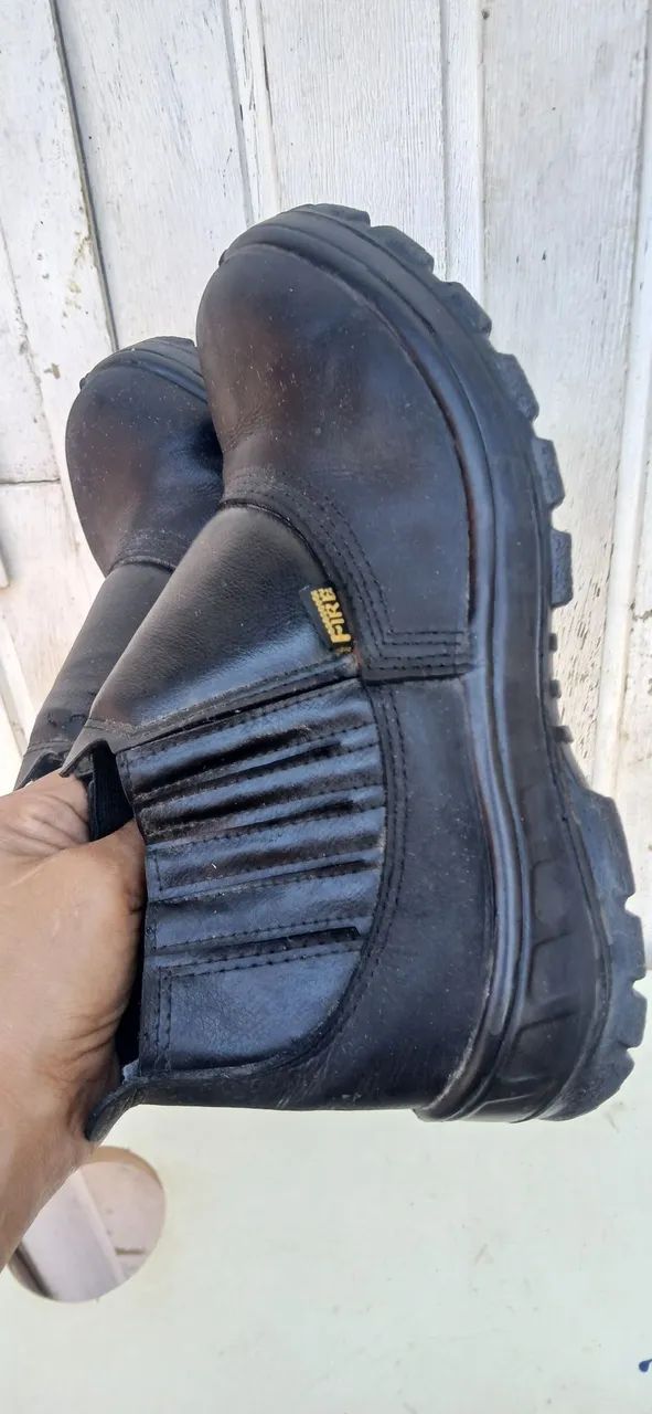 Bota masculina tamanho 39 - Foto 2