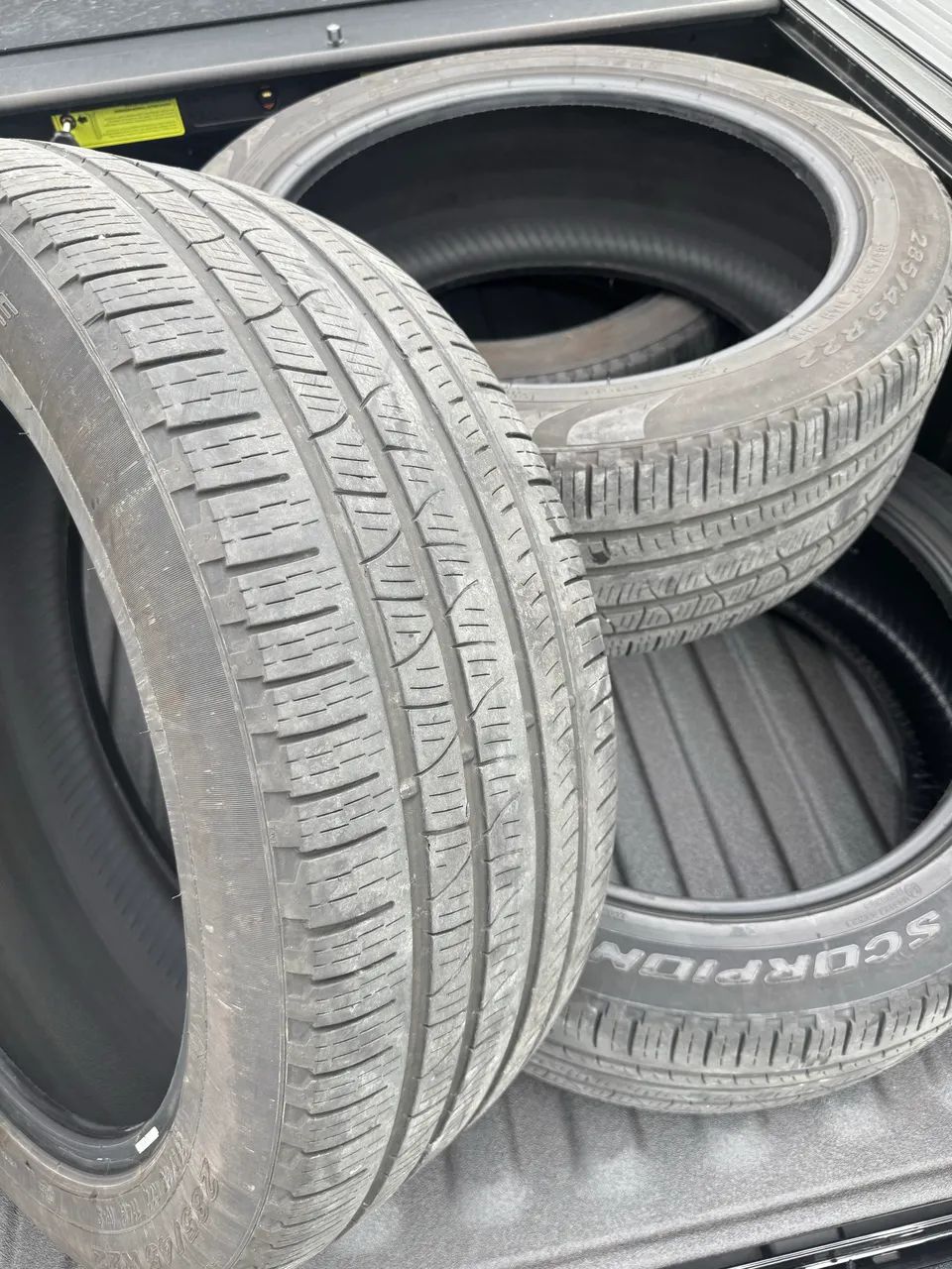 Pneu Pirelli 285/45 R22 - Foto 4