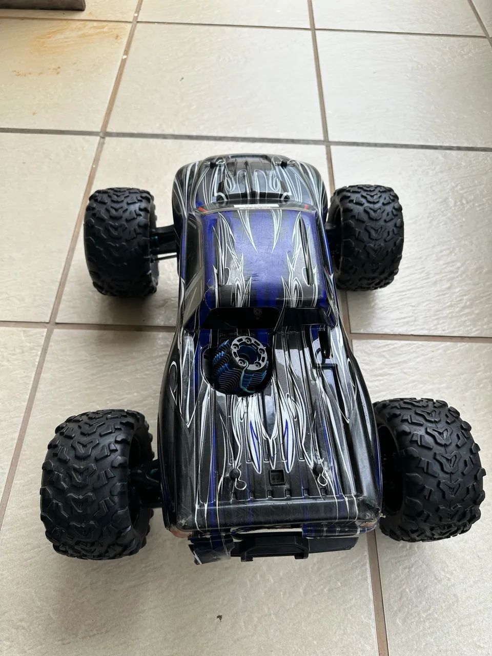 VENDA AUTOMODELO REVO 3.3 TRAXXAS  - Foto 3