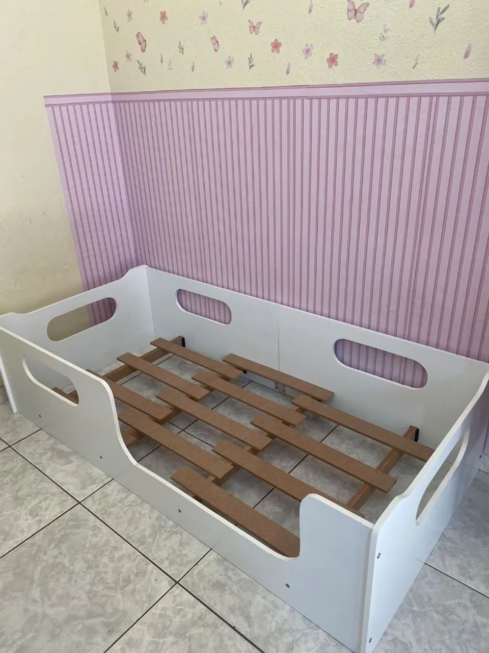 Cama para criança com coxão em perfeito estado   - Foto 2