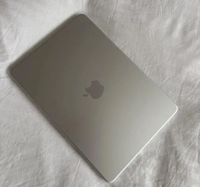 MacBook neo silver impecável na garantia Apple até abril 2027