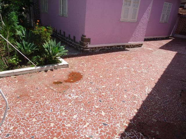 Ótima casa linear centro de terreno com 450 metros quadrados - Foto 3