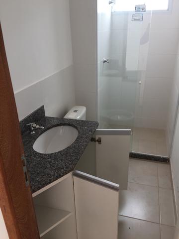 Alugo Apartamento 2 quartos, sala, cozinha, vaga de garagem - Foto 6