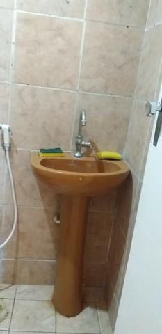 Casa muito ampla e arejada com garagem e 2 qts - Foto 10