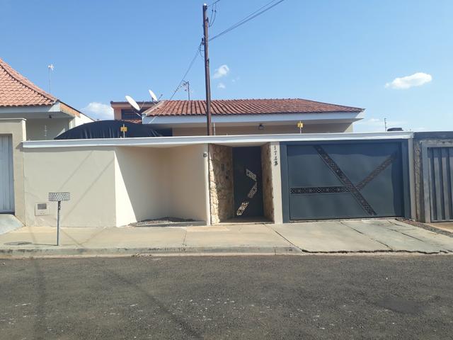 Vendo ou troco casa R$450.000,00 (esta alugada ) - Foto 2