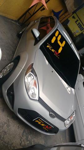Ford Fiesta sedan 1.6 2014 com Gnv - Foto 3