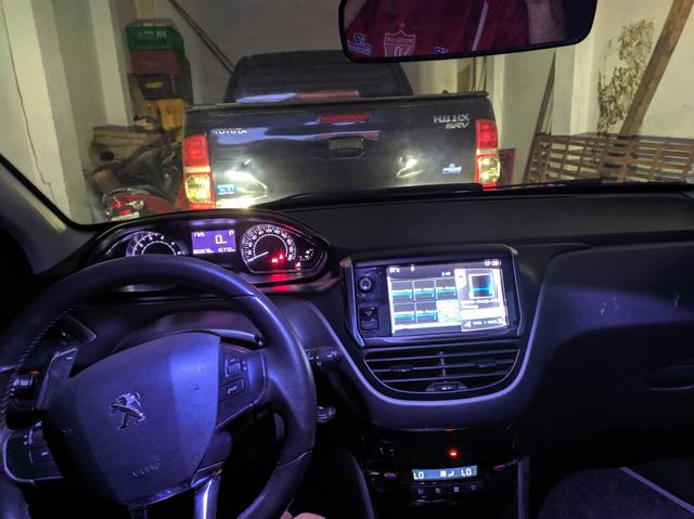 Peugeot 208 - Foto 9