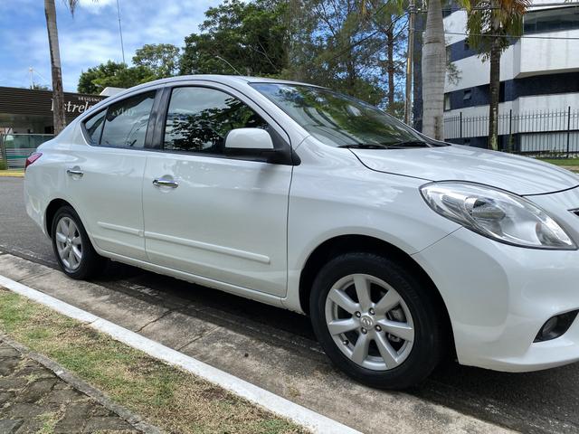 Versa 1.6 SL 2013 Completíssimo. 49.000km Rodados