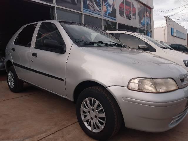 Fiat Palio com ar condicionado