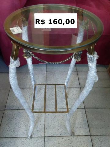 Mesa de apoio em ferro decorado-loja fisica