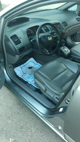 Vendo ou troco honda civic completo automático! - Foto 3